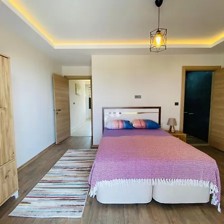 Lejlighed Sogucakta 2+1 Terasli Denize Yakin Luks Kusadası